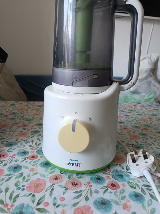 Комбиниран уред за готвене на пара и блендер Philips Avent 2-in-1 (модел SCF870).