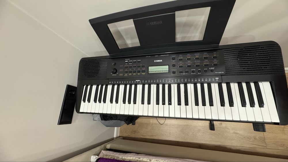 Синтезатор YAMAHA PSR e-273
