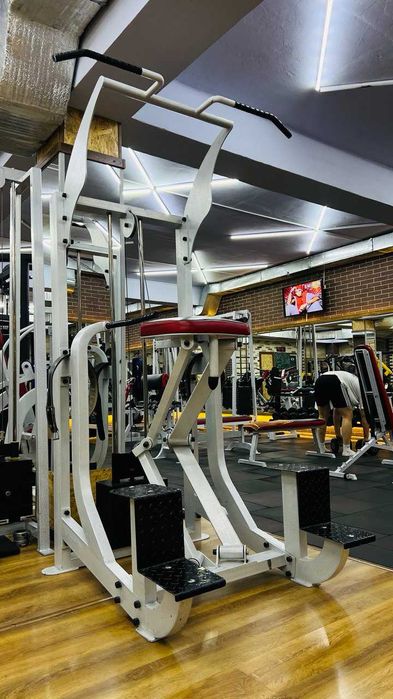 ОТЛИЧНЫЙ НАБОР Б.У. тренажёров,резиновые гантели и блины