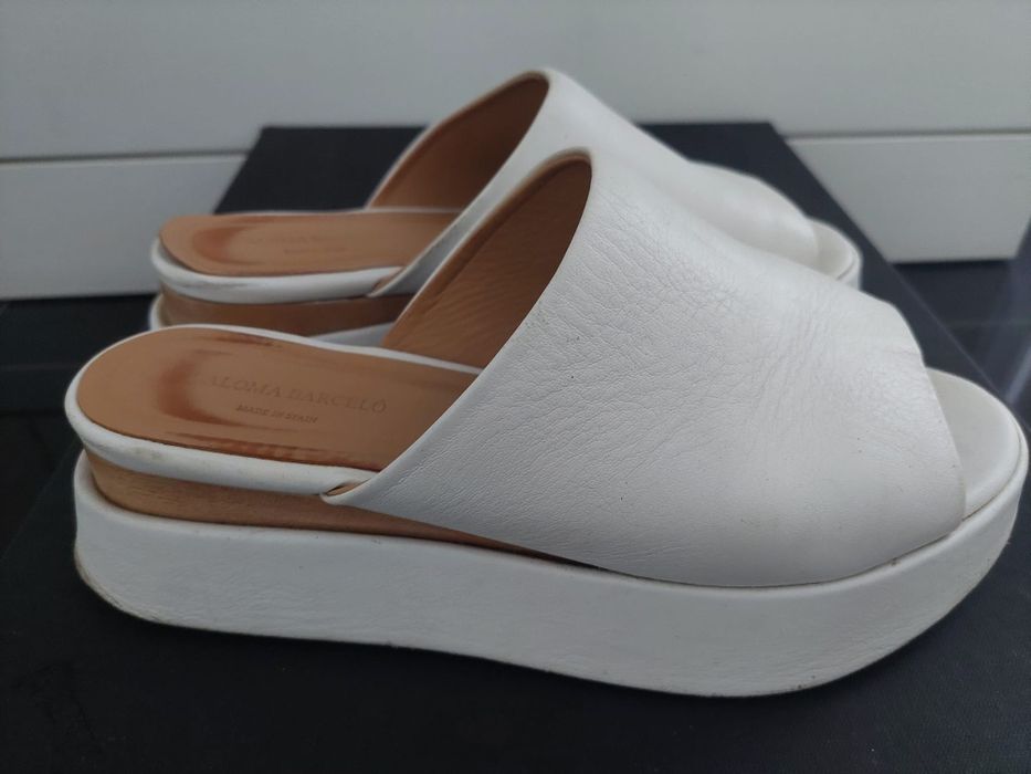 Маркови чехли и сандали на разпродажба