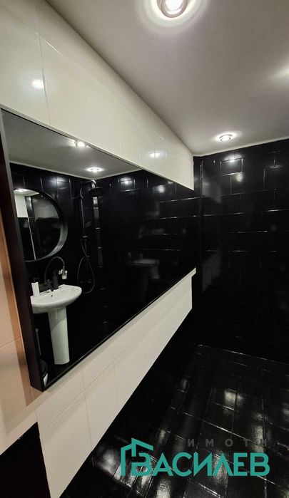 Продава се Тристаен апартамент в София, Център - 75 кв.м за 1428 €/кв.м - Снимка #10