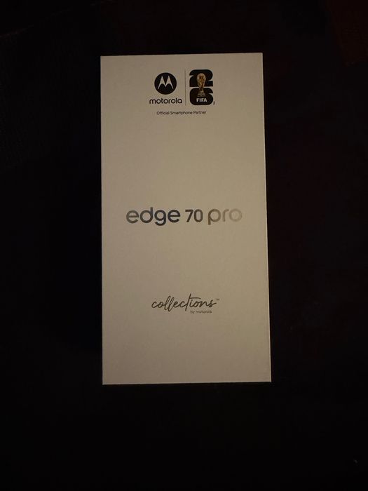 Продавам Motorola Edge 70 pro Чисто нова с гаранция 36 месеца+ Подарък тонколонка
