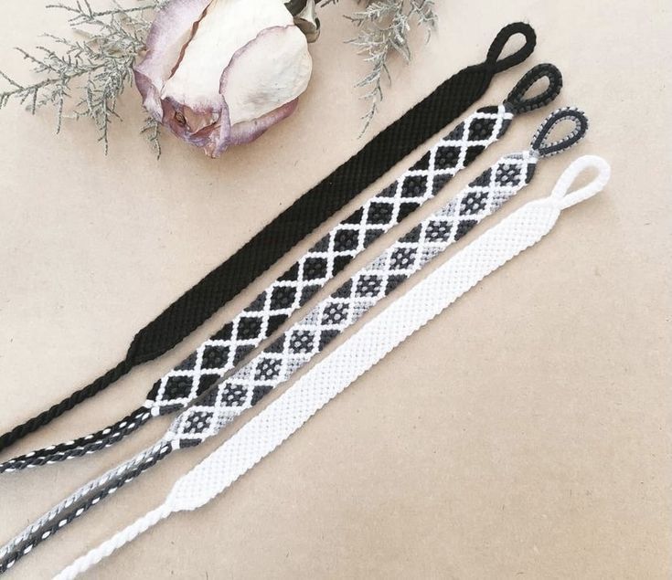 Toʻqilgan aksesuarlar