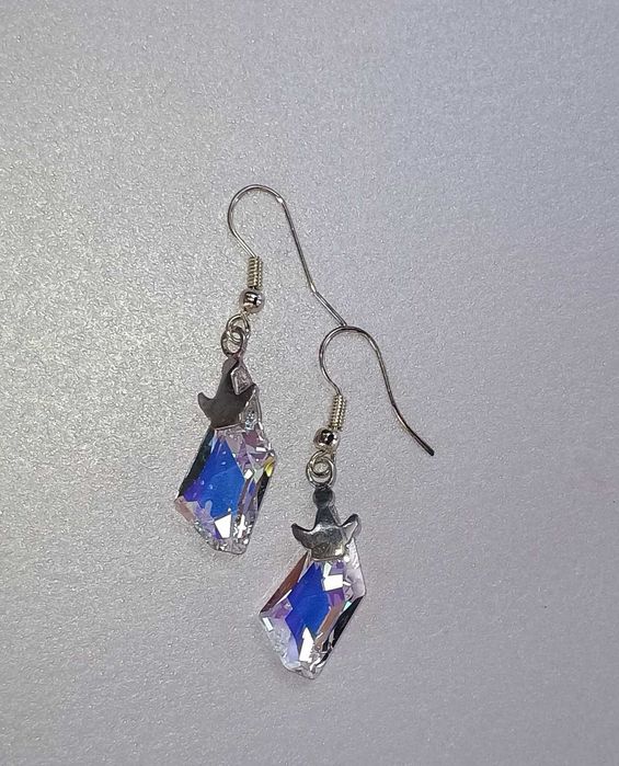 Сребърни обеци със Сваровски кристал.