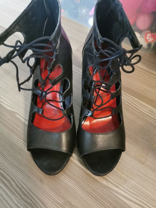 Pantofi sandale cu ate/snur Carini piele mărimea 39