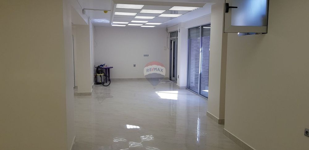 Продава се Магазин в Варна, Завод Дружба - 100 кв.м за 1395 €/кв.м - Снимка #2