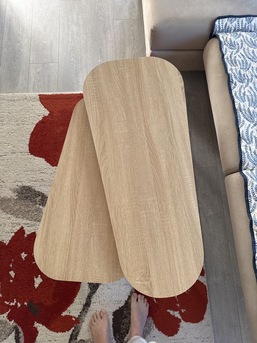 Дървена холна маса