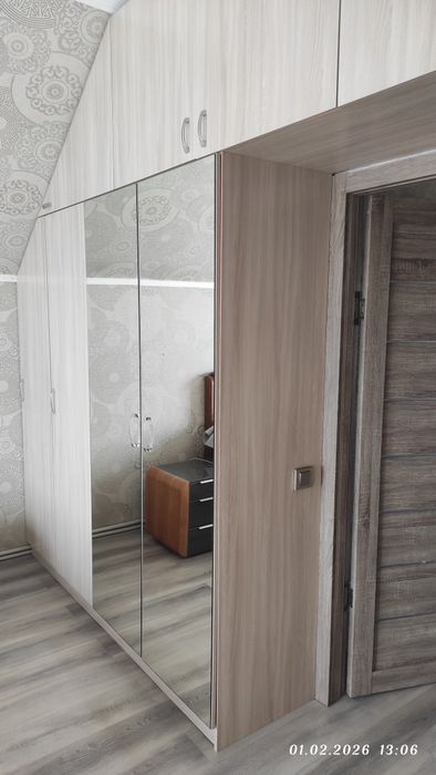 Встроенный шкаф в спальню.