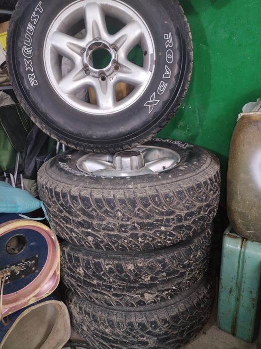 Продам резину с дисками в отличном состоянии.