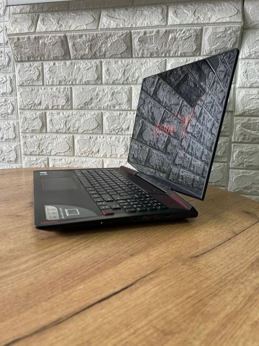 Lenovo legion y720