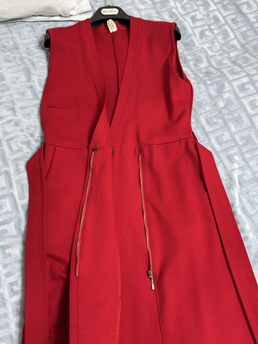 Красный женский сарафан