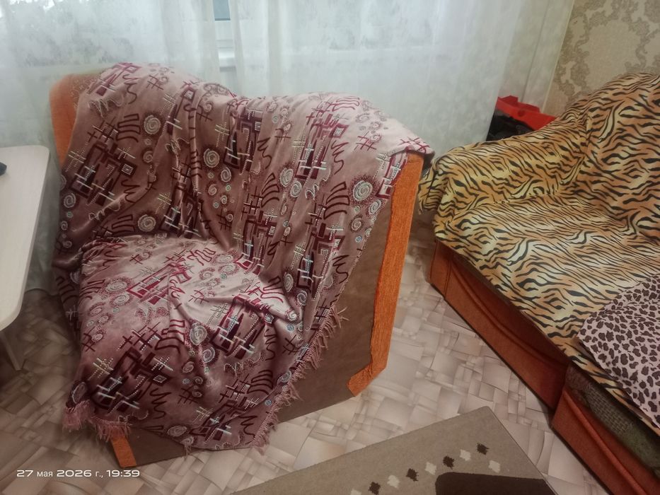 Диван б/у        .