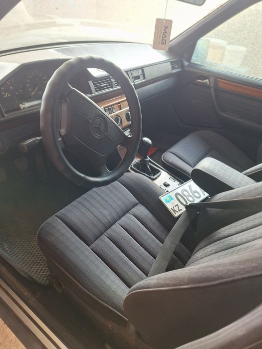Mercedes 124 аварийном состояни