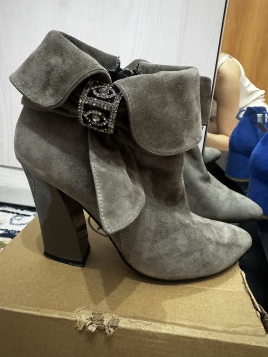 Ботильоны и туфли.