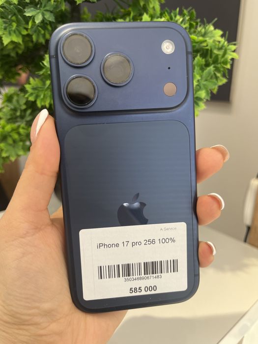 iPhone 17 pro  в идеальном состоянии