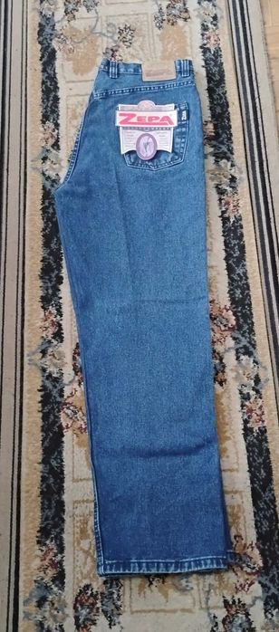 Vând blugi bărbați