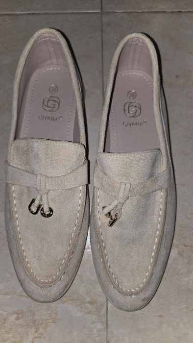 Бежово мокасини Givana