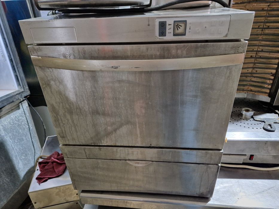 Mașina spălat vase cu sau fara capota, ciclu scurt, la 380v
