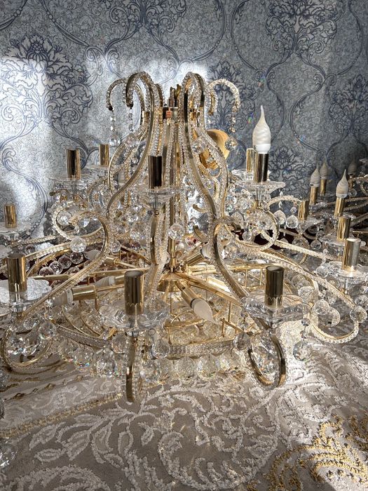 Продаются люстры