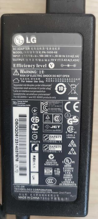 Адаптер LG 19V  3.42A