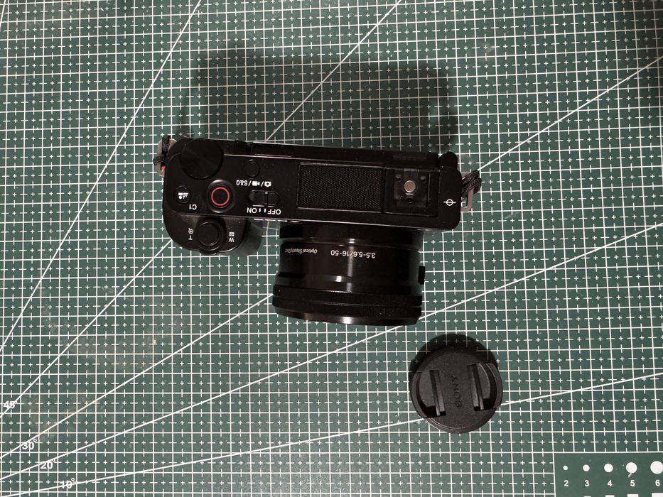 Sony zv-e10 с объективом 16-50