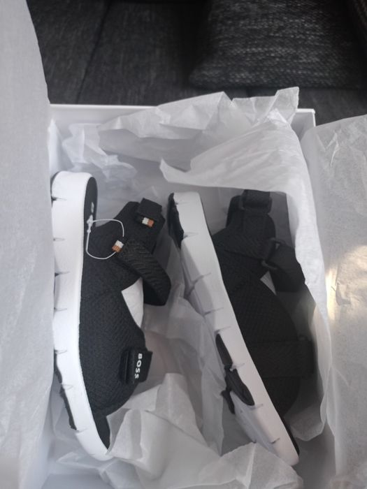 Детски обувки  и сандали Boss