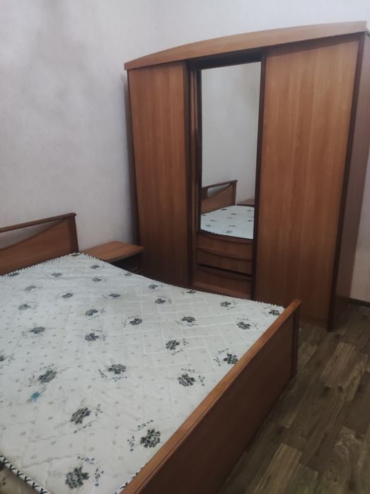 Продам спальный гарнитур.