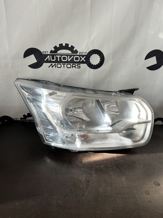 Far dreapta Ford Transit an 2013-2019 crom