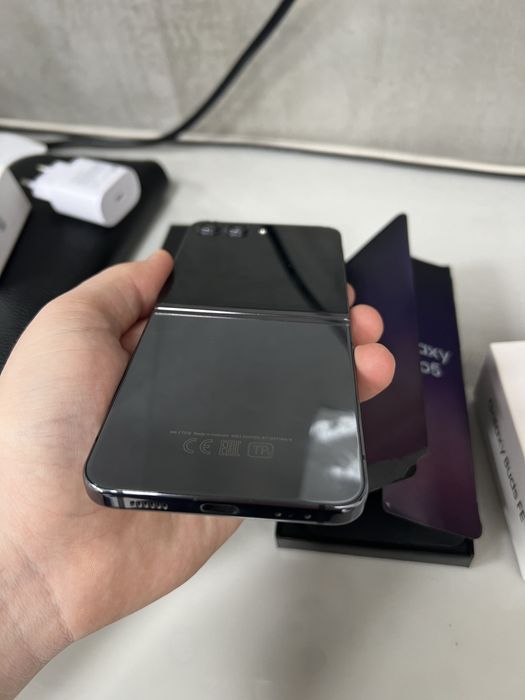 Samsung Galaxy Z Flip5G 256GB