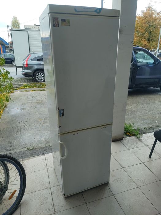 Работещ Голям хладилник Polar