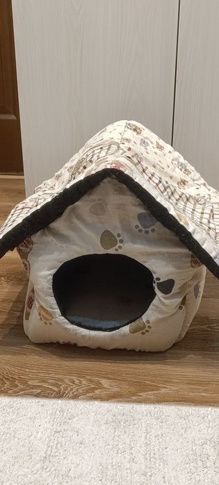 Продаётся домик для кошки или для маленькой собаки