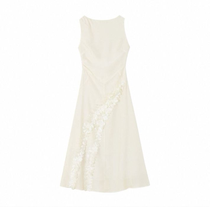 Платье новая.