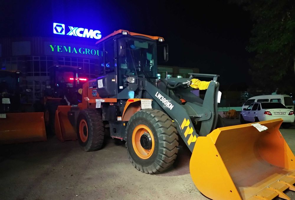склад Фронтальный погрузчик XCMG LW300KN 1,8 M3 Джойстик