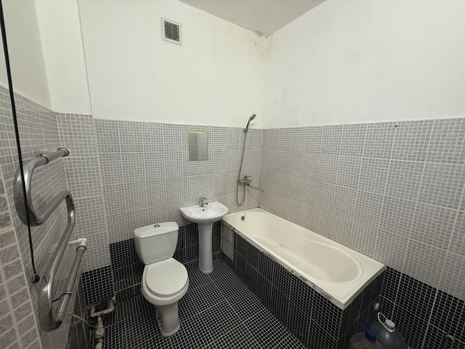 Srochna sotiladi. Termiz sh. Begoyim. 2 xonali. 2 etaj yangi dom