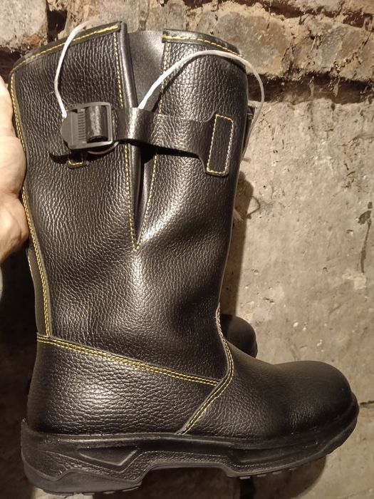 Продам кирзовые сапоги летние