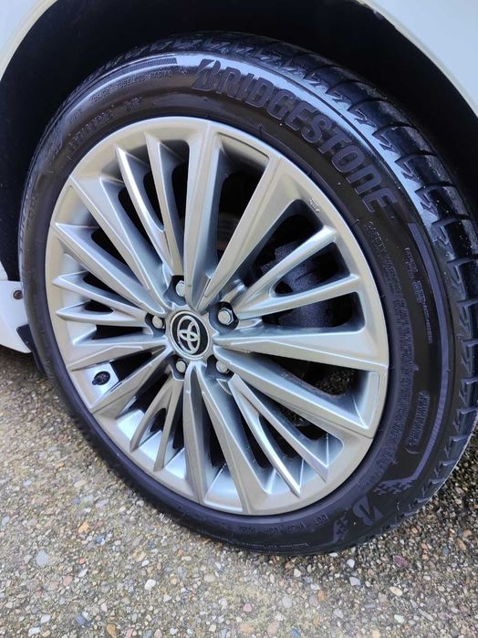 Toyota Avensis 1,8 full екстри