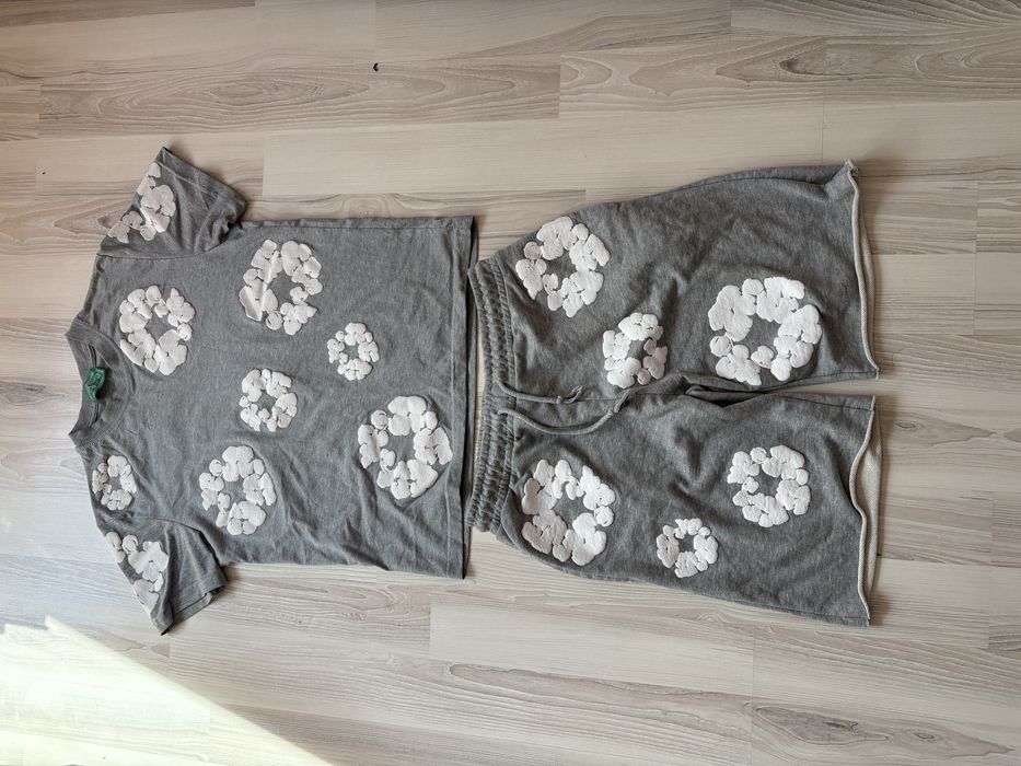 vand compleu denim tears gri marimea S in stare buna