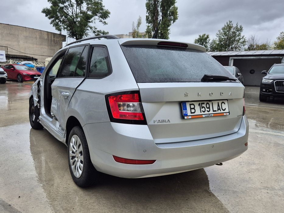 Skoda Fabia 27.598km avariat