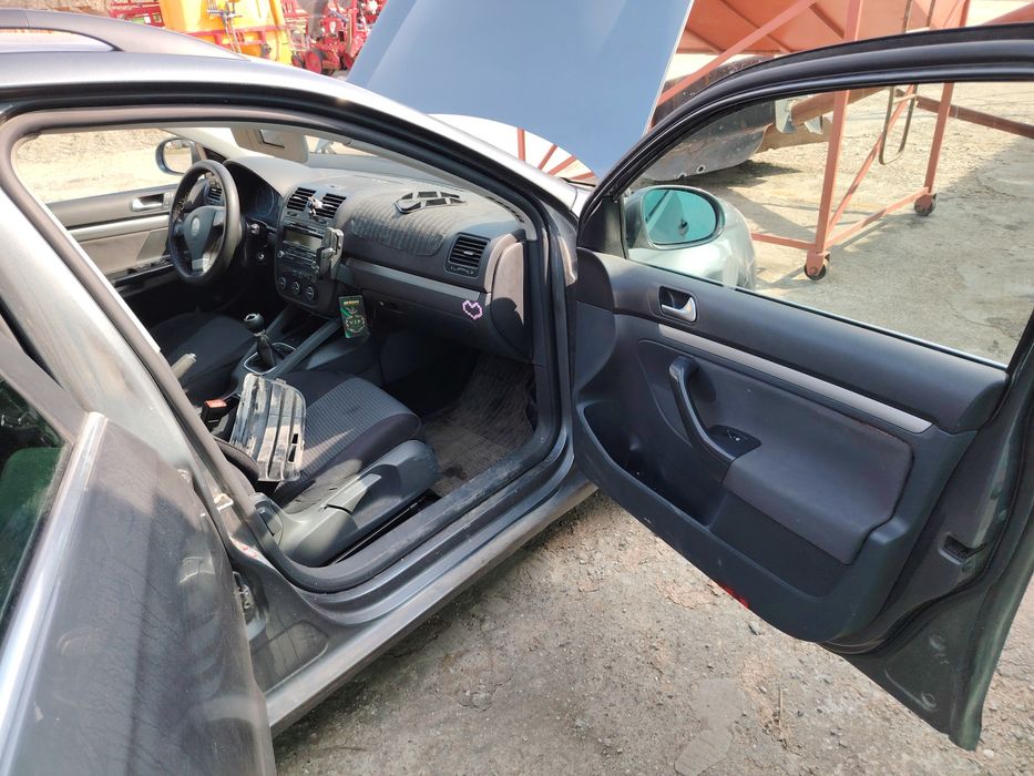 Golf 5 Combi 1.9 TDI 2009 – defect