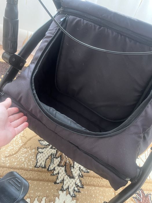 Продам коляску с двумя сменными блоками