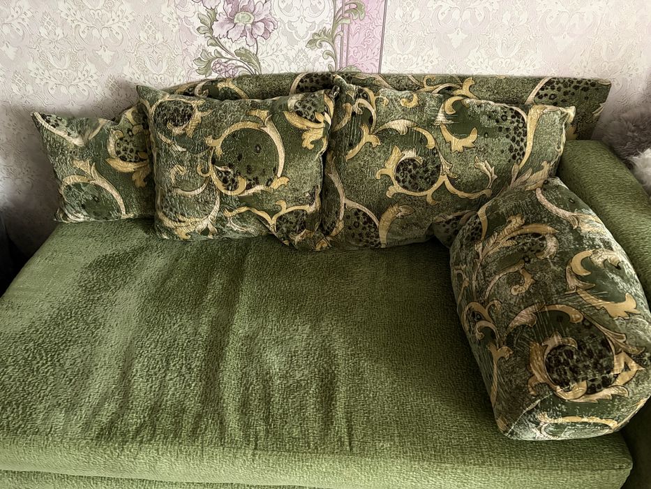 Продам диван в зорошем состоянии
