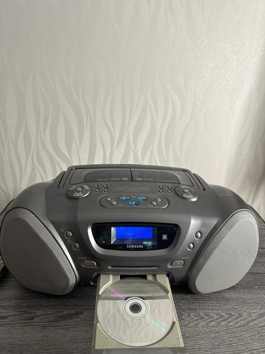 Продам магнитолу