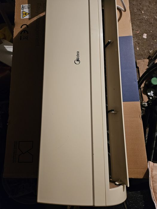 Климатик на фирма Мидея