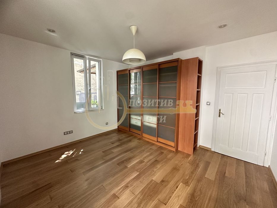 Дава се под наем Офис в София, Център - 120 кв.м за 1300 € - Снимка #11