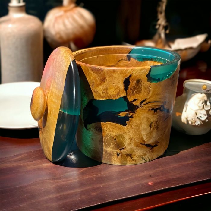 Кутии от дърво и смола цени от 50-160