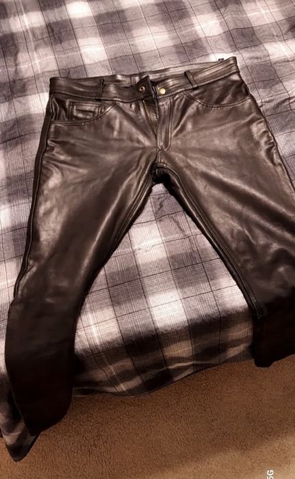 Кожаные брюки /штаны черные, W34, 90-92 см в талии. Посадка средняя.