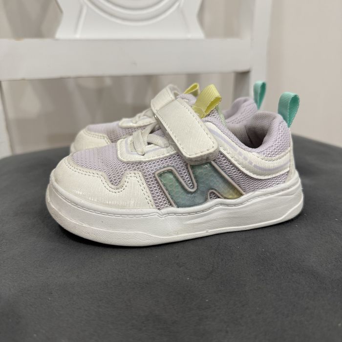 Продам кроссовки детские