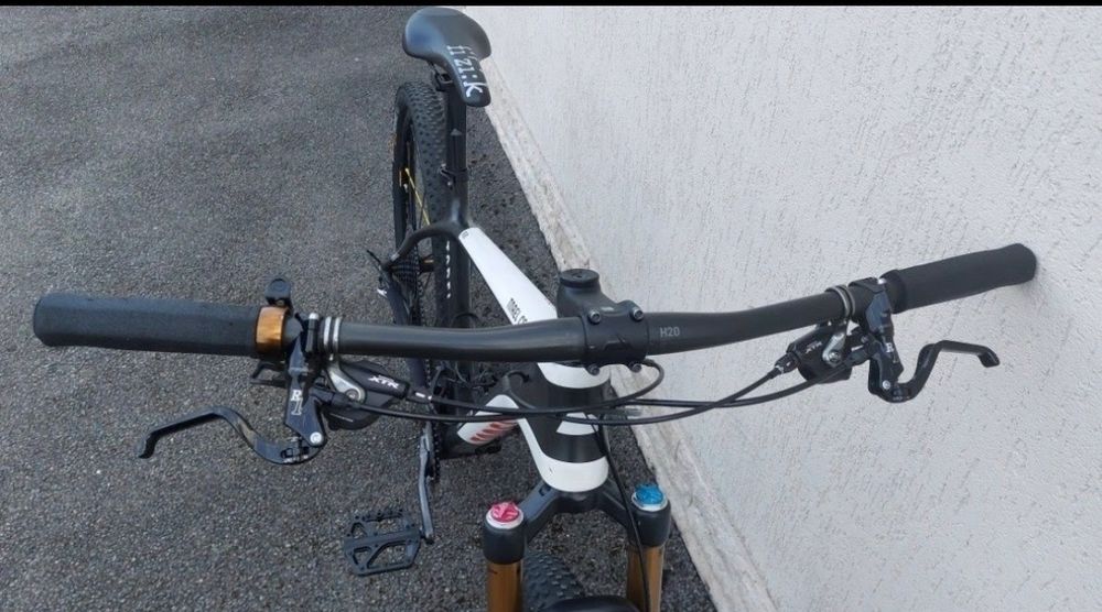 MTB de competiție Canyon 29" full carbon, ultra-ușoară