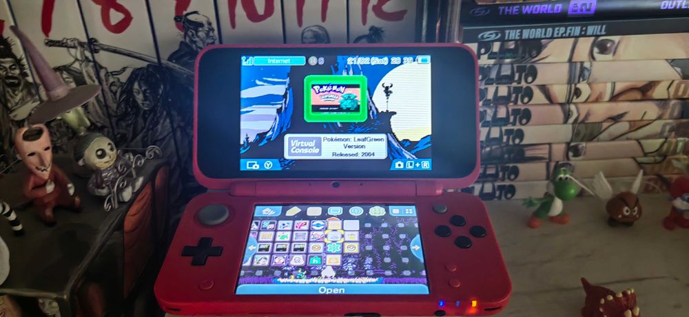 New Nintendo 2ds xl pokeball edition