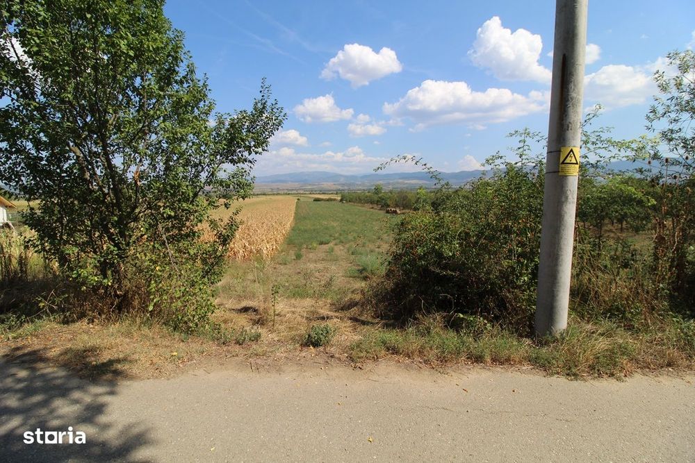 Vând casă în Măceu/Bretea Română, P+Pod, suprafață teren 329mp...